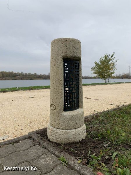 kerti lámpa,beton lámpa,kőlámpa,díszlámpa,japán kerti kő lámpa,japán lámpa